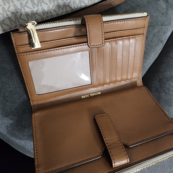 MK - Picture 5 of 13